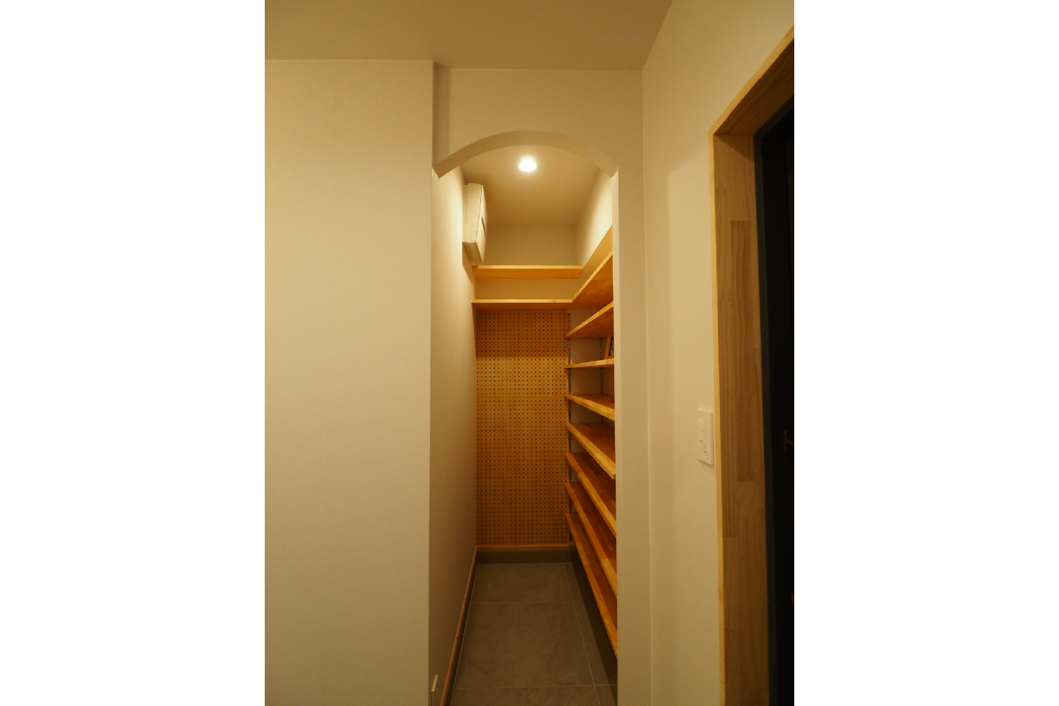 皆が集まれるスタイリッシュなマンションリノベーション13